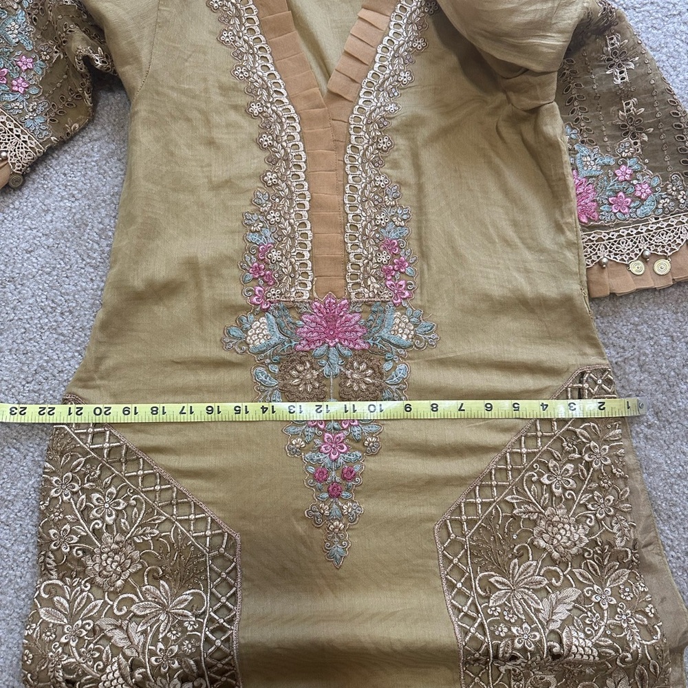 Chic Yellow Floral Kurta Set with Dupatta - Picture 9 of 10
